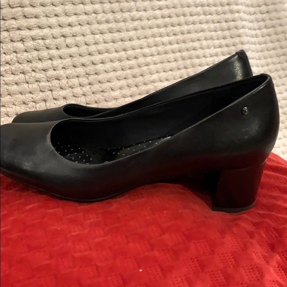 Adiprene - Rockport Adidas Black Heels - Picture 3 of 4